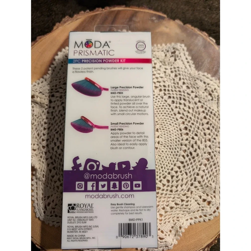 NIB MODA Prismatic Pro Makeup Brushes 2PC Precision Powder Kit Oval Brushes